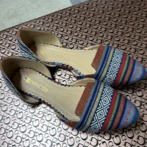 Beautiful canvas flat for sale